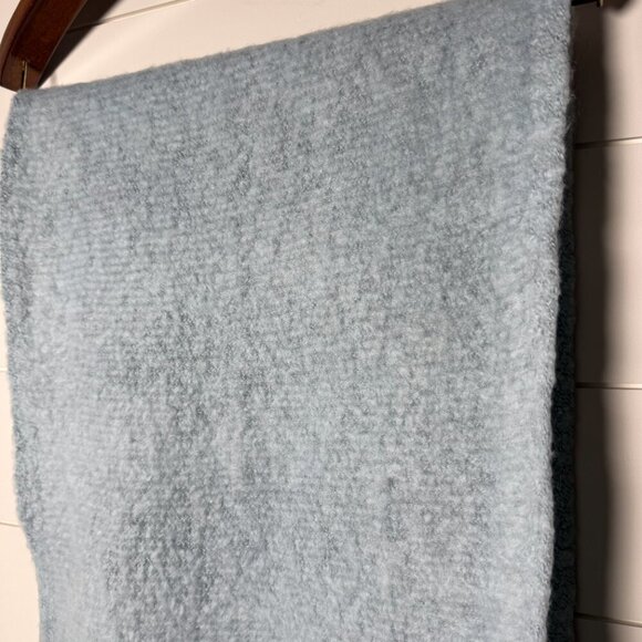 Anthropologie‎ Light Blue Wrap Scarf - Picture 4 of 5